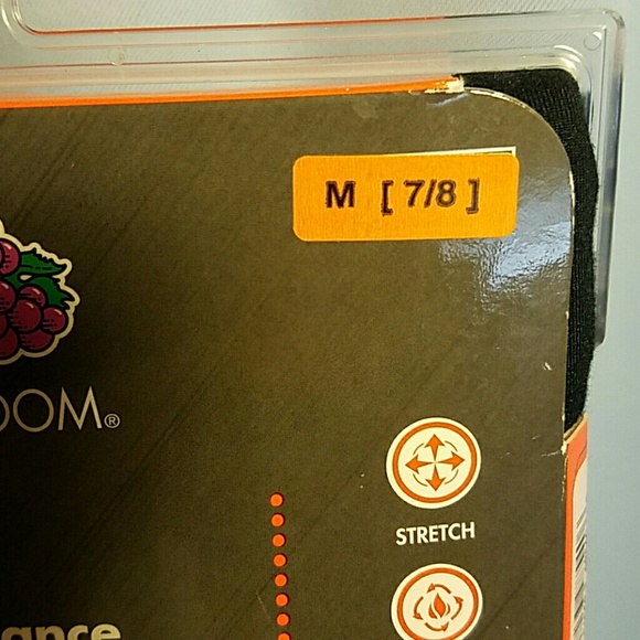 Girls Performance Stretch set - Picture 3 of 4